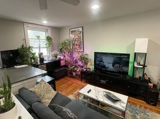 1622 Pine St APT 3F, Philadelphia, PA 19103