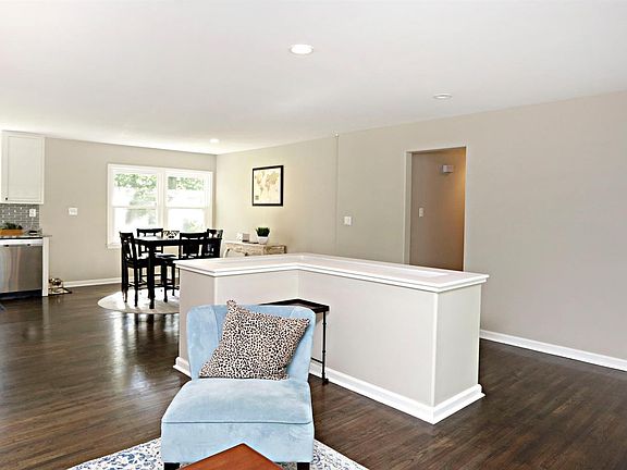 4th image of 3388 Woodside Cir