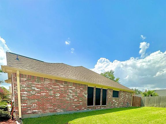 2nd image of 1511 Village Townhome Dr