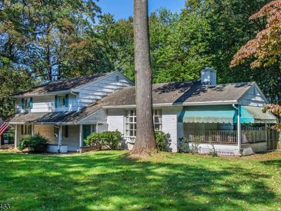 37 E Greenbrook Rd, North Caldwell, NJ, 07006