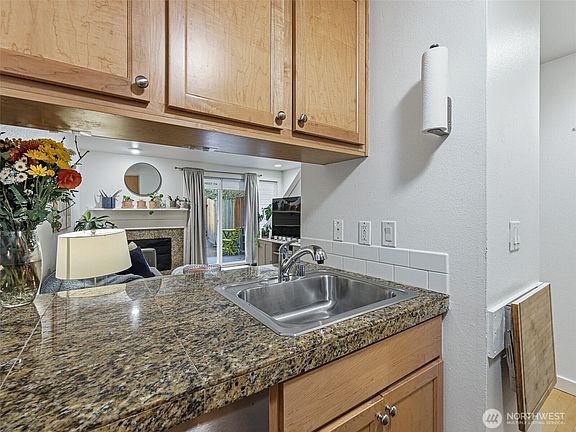 5th image of 301 W Raye Street #201
