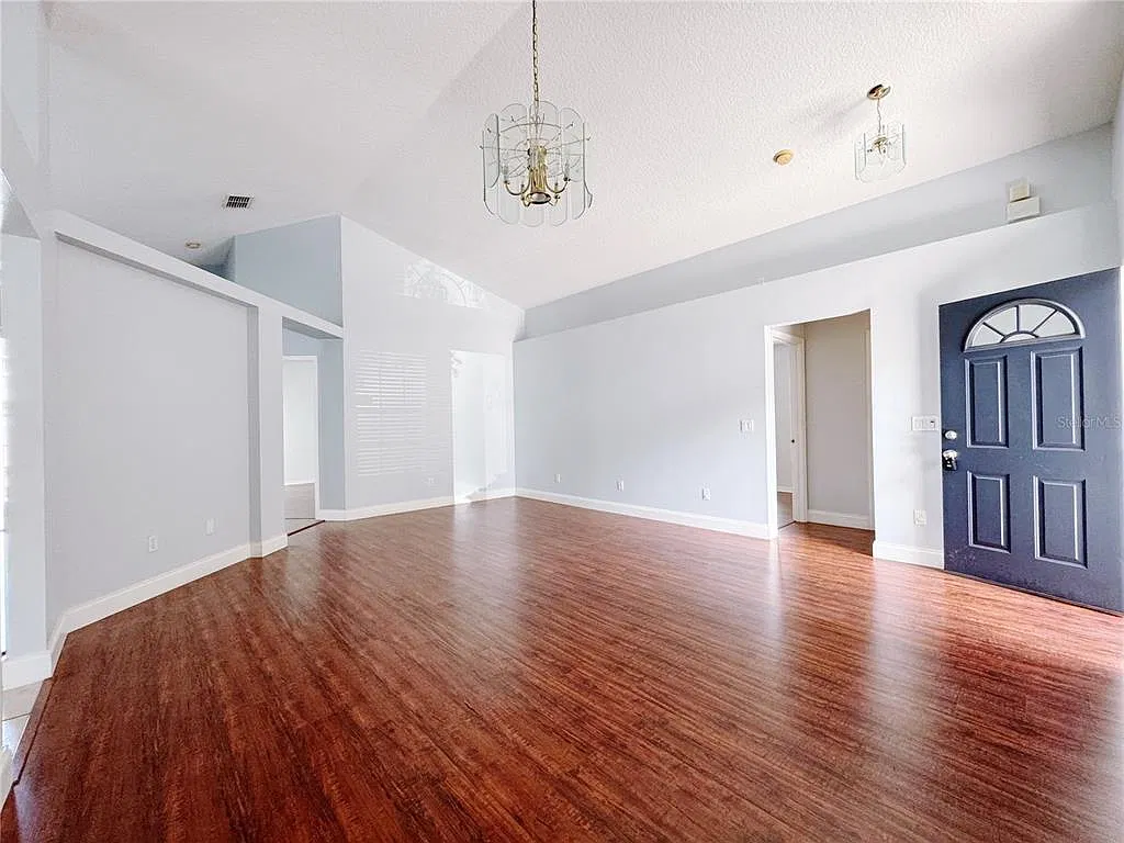3 bed, 2.0 bath, 1570 sqft, $2,500 — Photo 3
