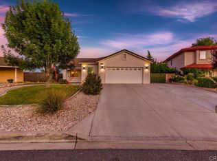 13865 Evergreen Ln, Victorville, CA 92395