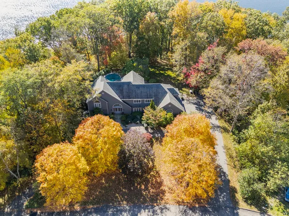 29 High Point Drive, East Hampton, CT 06424