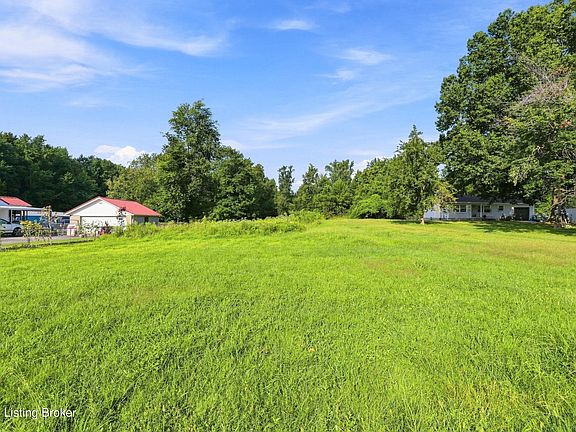 4th image of 9612 Farmers Ln