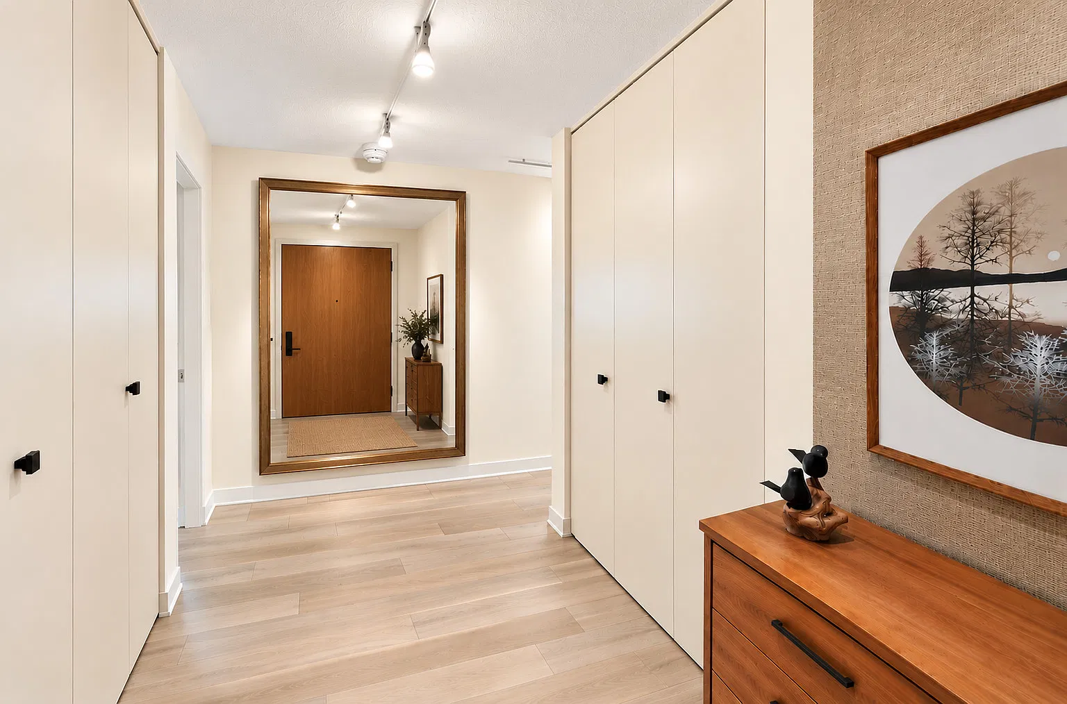 2 bed, 1623 sqft, $4,550 — Photo 3