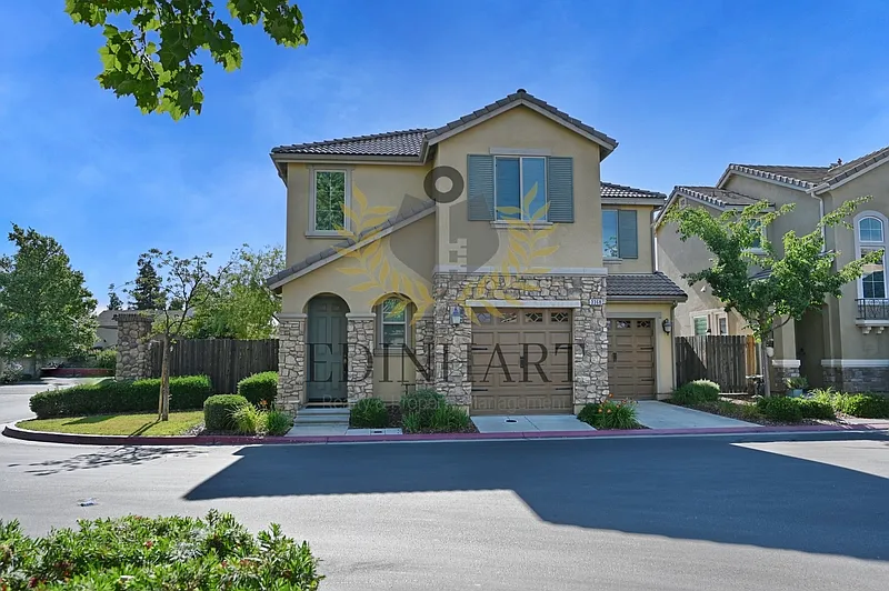 3 bed, 2.0 bath, 1753 sqft, $2,450 — Photo 2