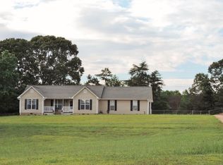 520 Sharon Ln, Seneca, SC 29678