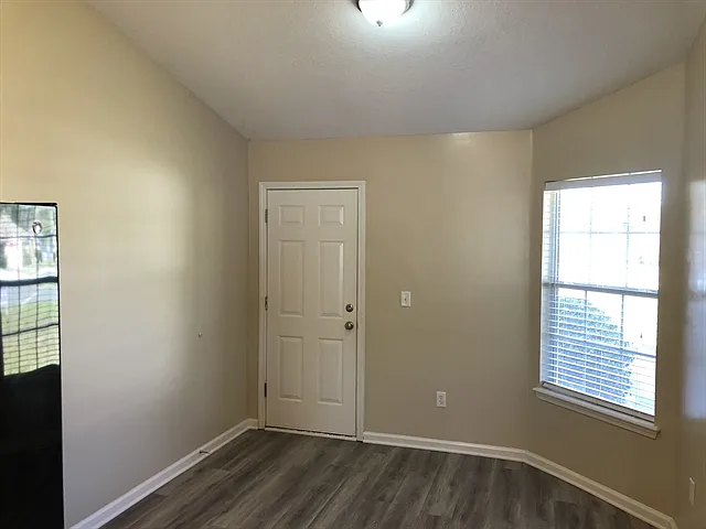 3201 Ginny Lake Dr — Photo 9