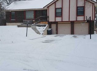 3004 Yellowstone Dr, Lawrence, KS 66047