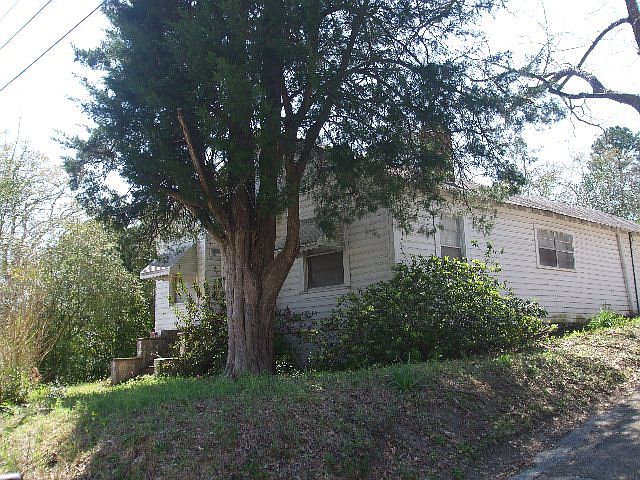 2nd image of 307 Pugh St