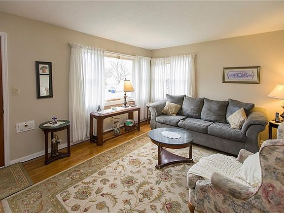 3rd image of 15526 Judy Ct