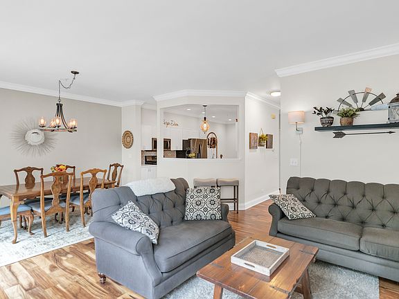 4th image of 730 Stuarts Dr #730