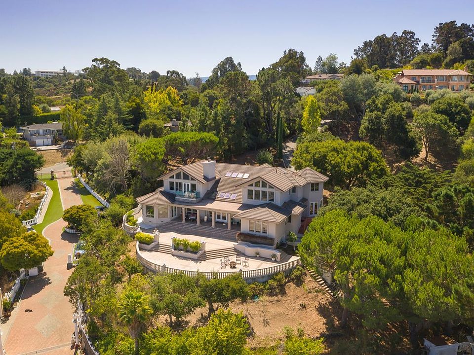 1st image of 10 Glenbrook Dr