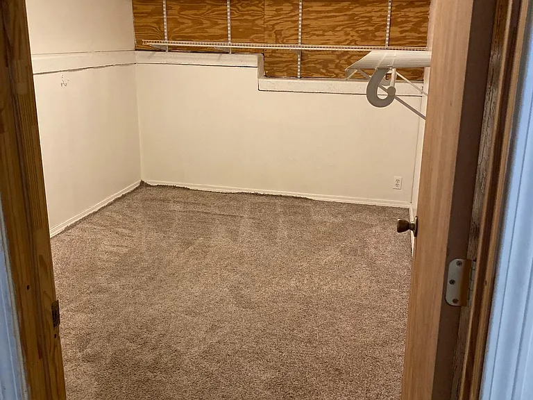 305 Walnut Ln — Photo 14