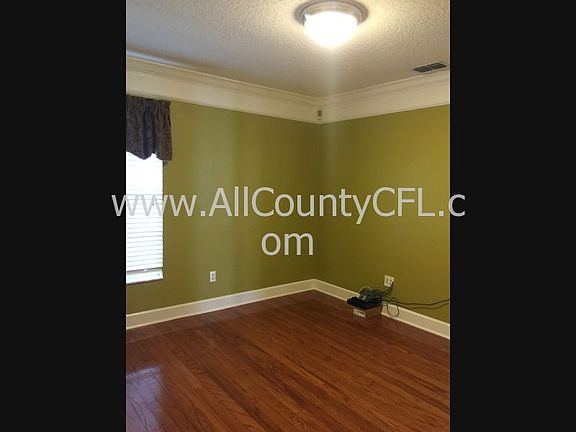 3rd image of 8519 Forest Run Ln