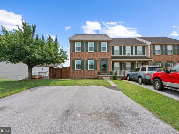 1240 Wanda Dr, Hanover, PA 17331