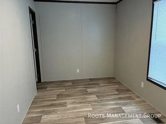 2nd image of 700 E 6th St #8