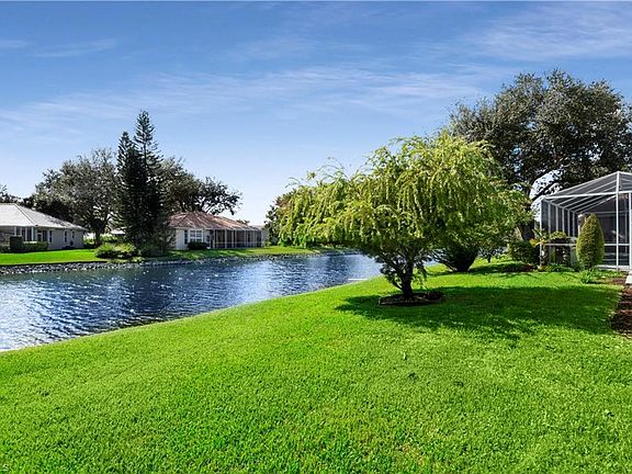 3rd image of 11720 Pinewood Lakes Dr
