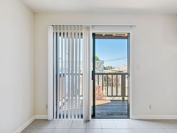 4th image of 1729 E 15th St #6