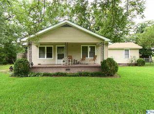 1150 Babe Jackson Dr, Rainbow City, AL 35906