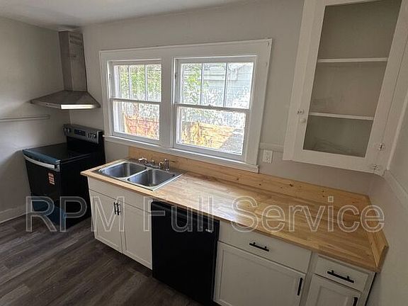 4th image of 423 Maple St Unit B
