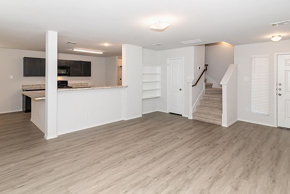 5th image of 8627 Middleton Oaks Cir
