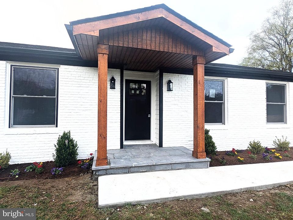 2nd image of 107 Lake View Dr