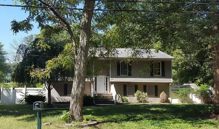 88 Magnolia Dr, Selden, NY 11784 Zillow