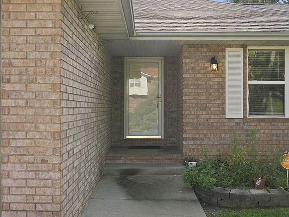 3rd image of 970 Creekside Place