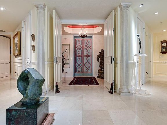 5th image of 35 Watergate Dr Suite 404