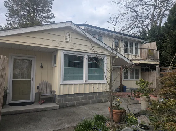 1520 Jefferson St, Port Townsend, WA 98368