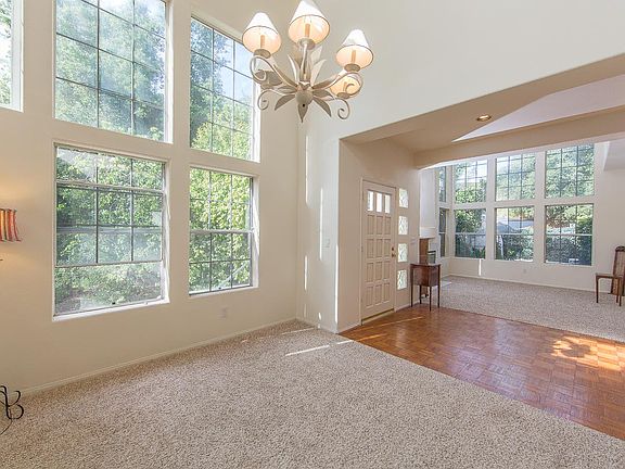 5th image of 1086 Mountain Oak Pl