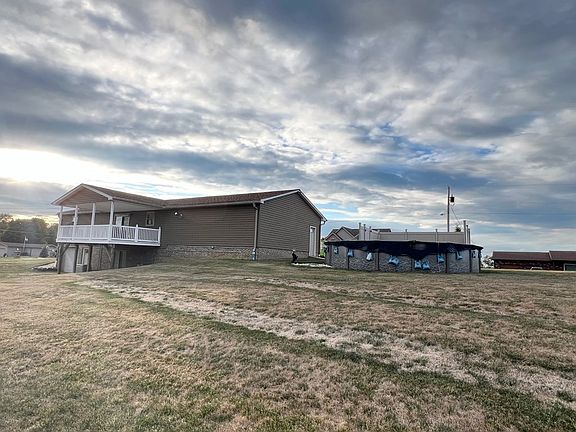 4th image of *** 30 Ellen Dr.