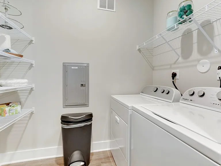 Pantry/ laundry room