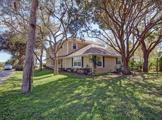 9722 Riverview Dr, Micco, FL 32976