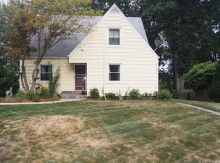 27 Brightwood Ln, West Hartford, CT 06110