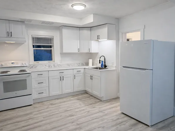 75 Beech St Unit E, Bristol, NH 03222