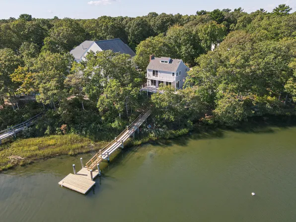 4 Clara Belle Road, East Falmouth, MA 02536