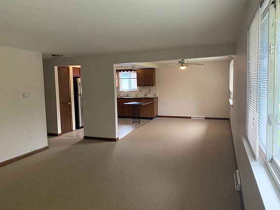 3rd image of 41 Strasbourg Dr