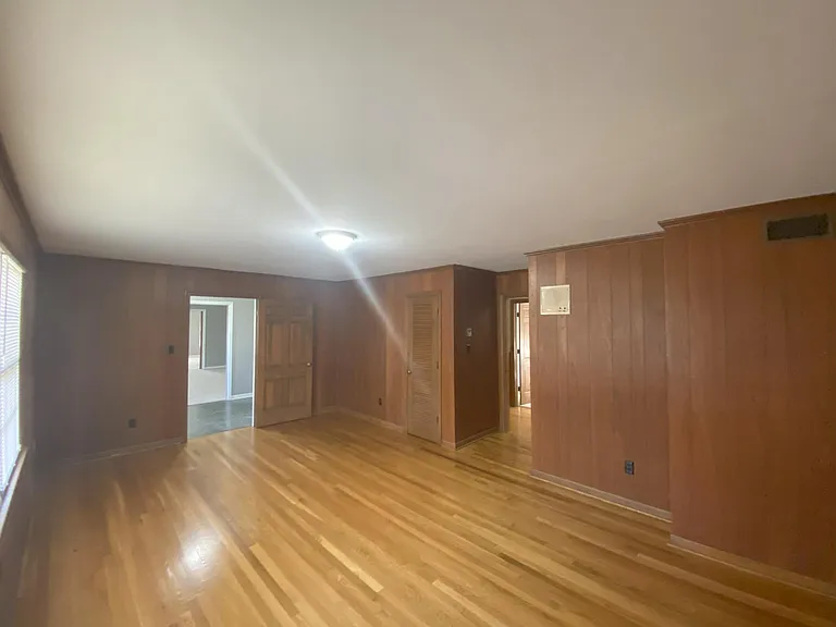 2400 E Blackstock Rd — Photo 8