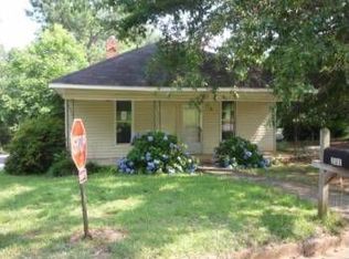 201 Radney St, Roanoke, AL 36274