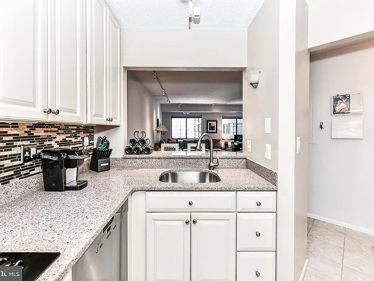 900 N Stafford St #1410 — Photo 16