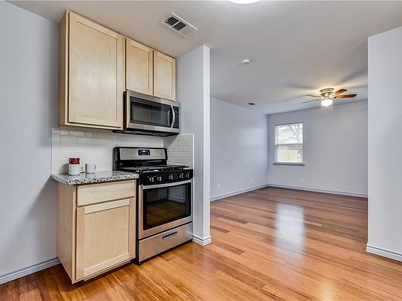 3rd image of 6706 Mira Loma Ln