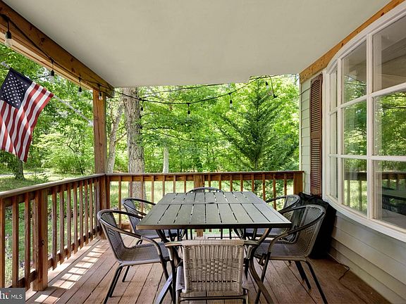 5th image of 367 Riverview Dr