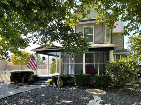 313 N Hamilton St, Sullivan, IL 61951