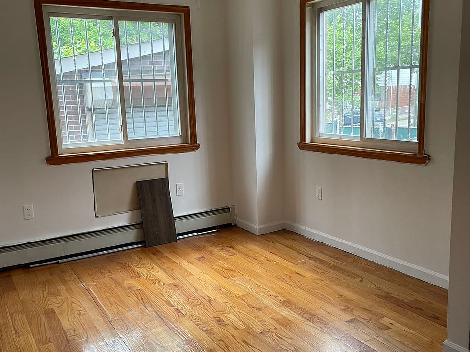 2nd image of 1110 127th St #1