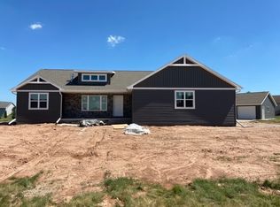 1674 Woodview Ln, Luxemburg, WI 54217