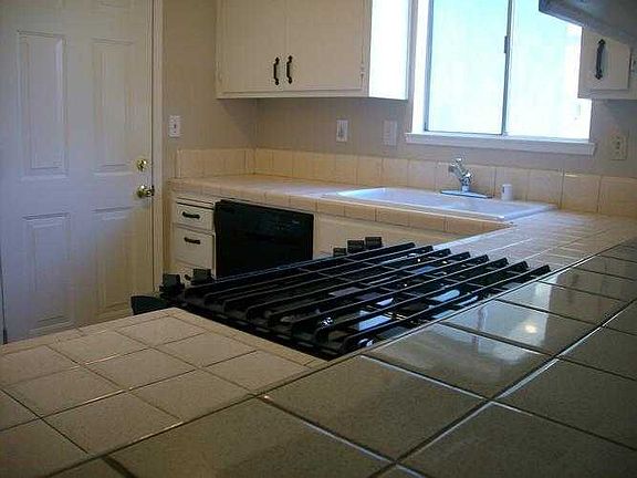 Dining bar from family room to kitchen