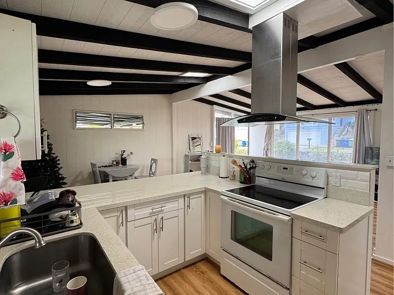 909 Aipo St — Photo 4